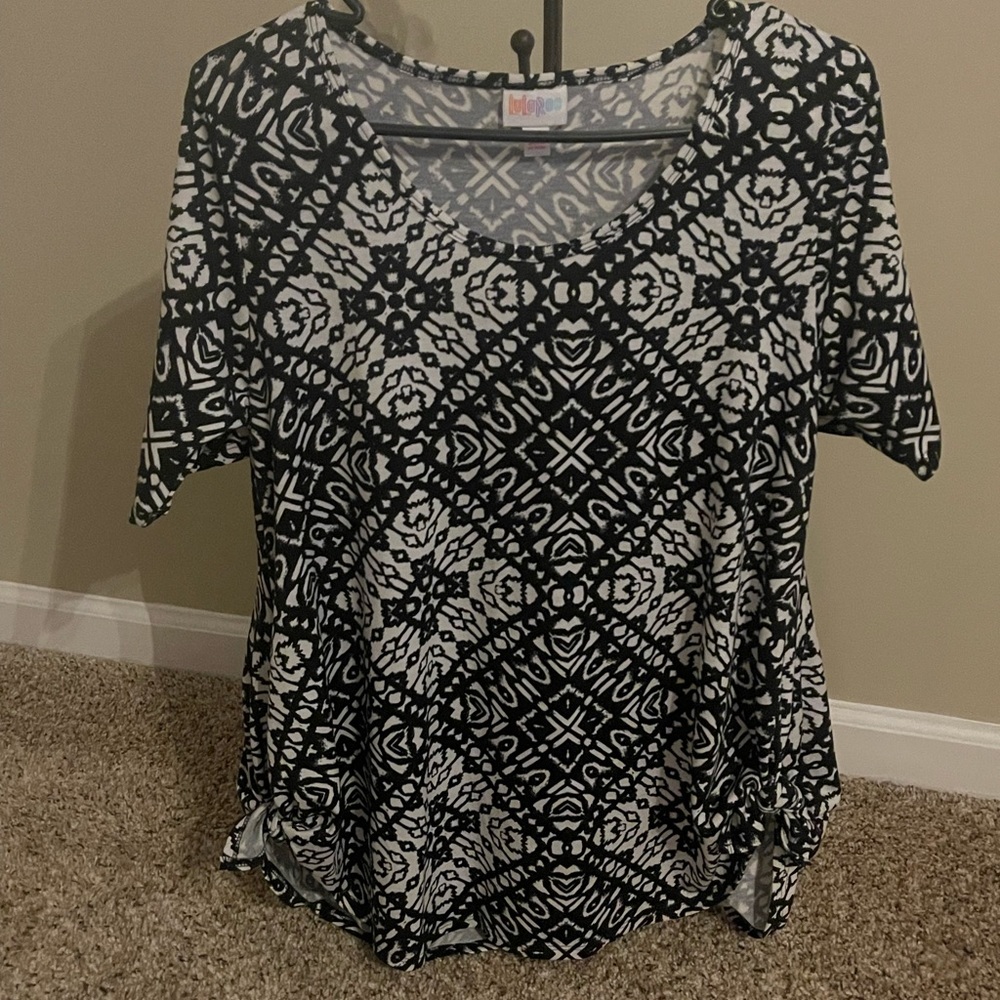 Lularoe womens top size small.